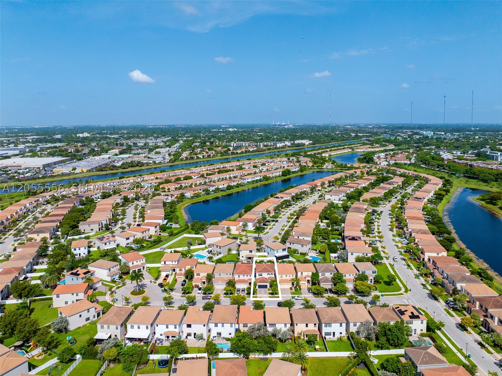 CHAMPION LAKES - Residential