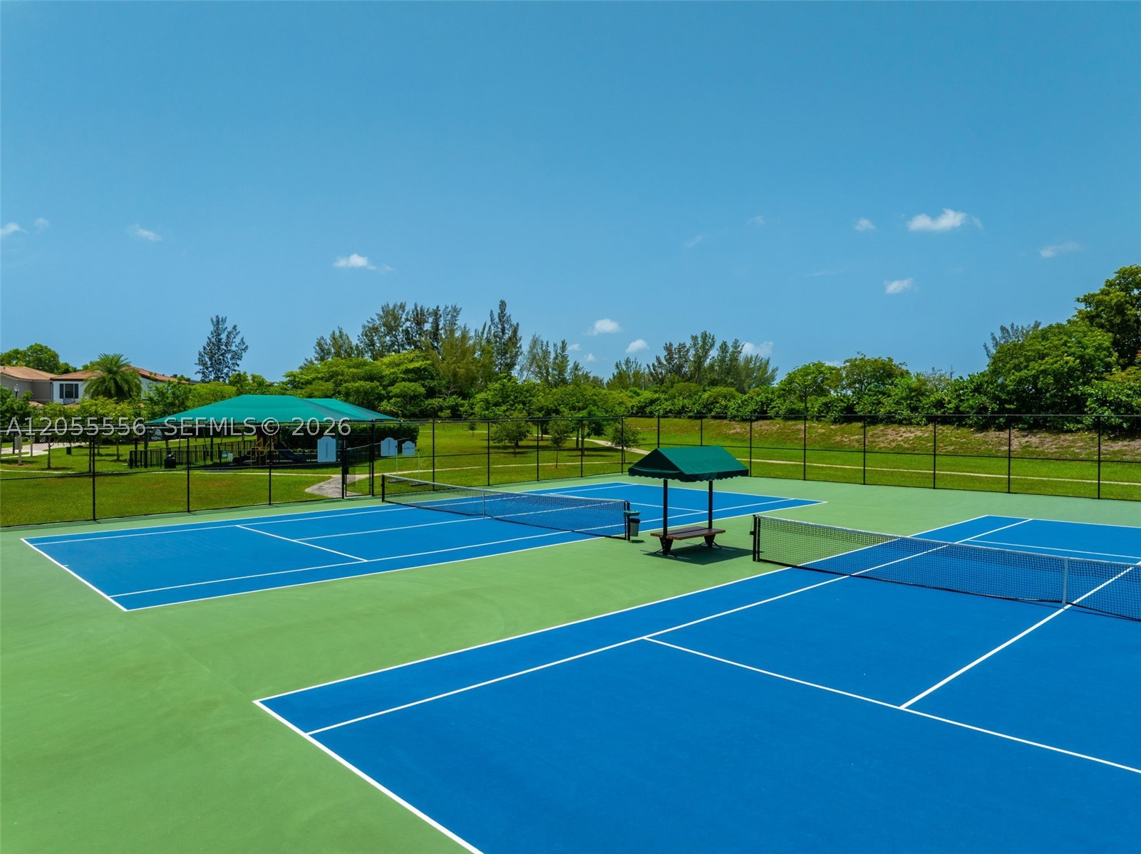 CHAMPION LAKES - Residential