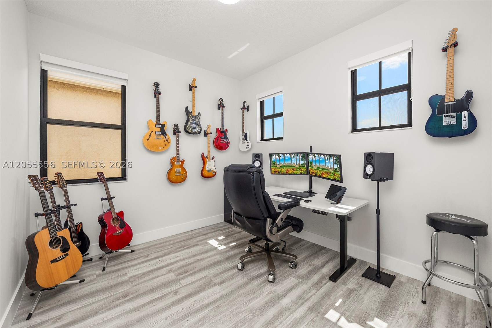 CHAMPION LAKES - Residential