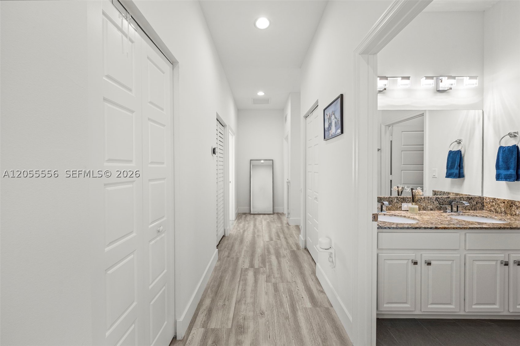 CHAMPION LAKES - Residential
