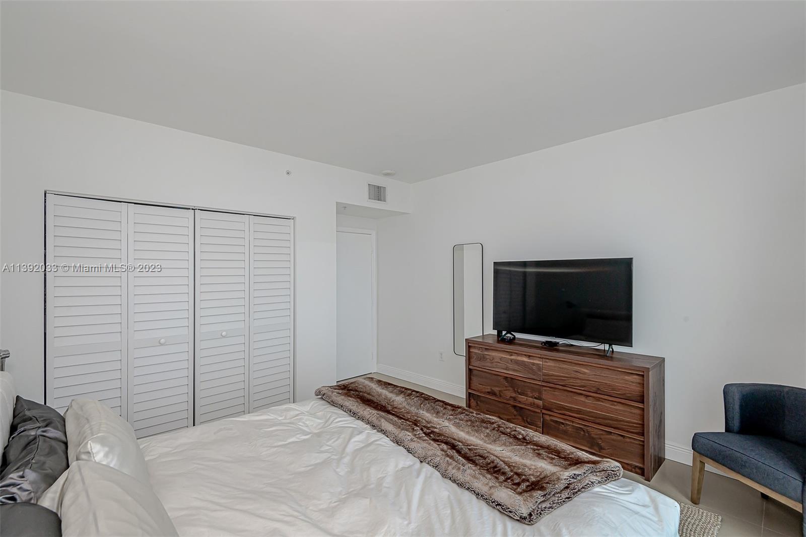 YACHT CLUB AT PORTOFINO C - Residential Lease