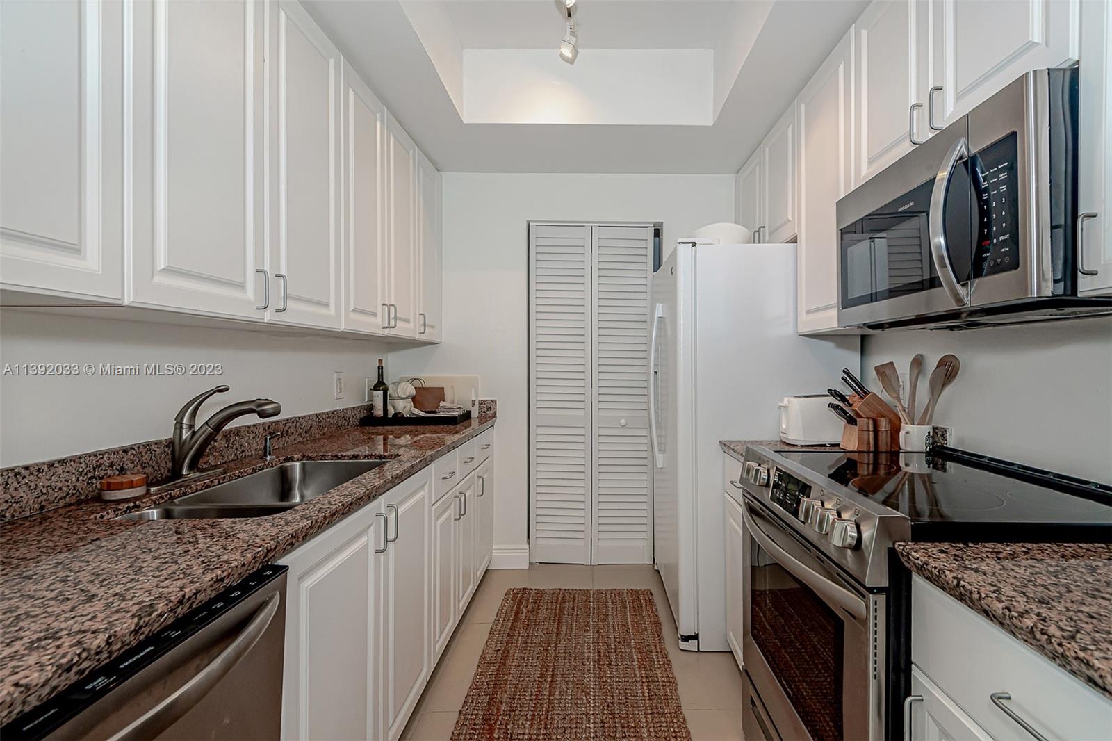 YACHT CLUB AT PORTOFINO C - Residential Lease