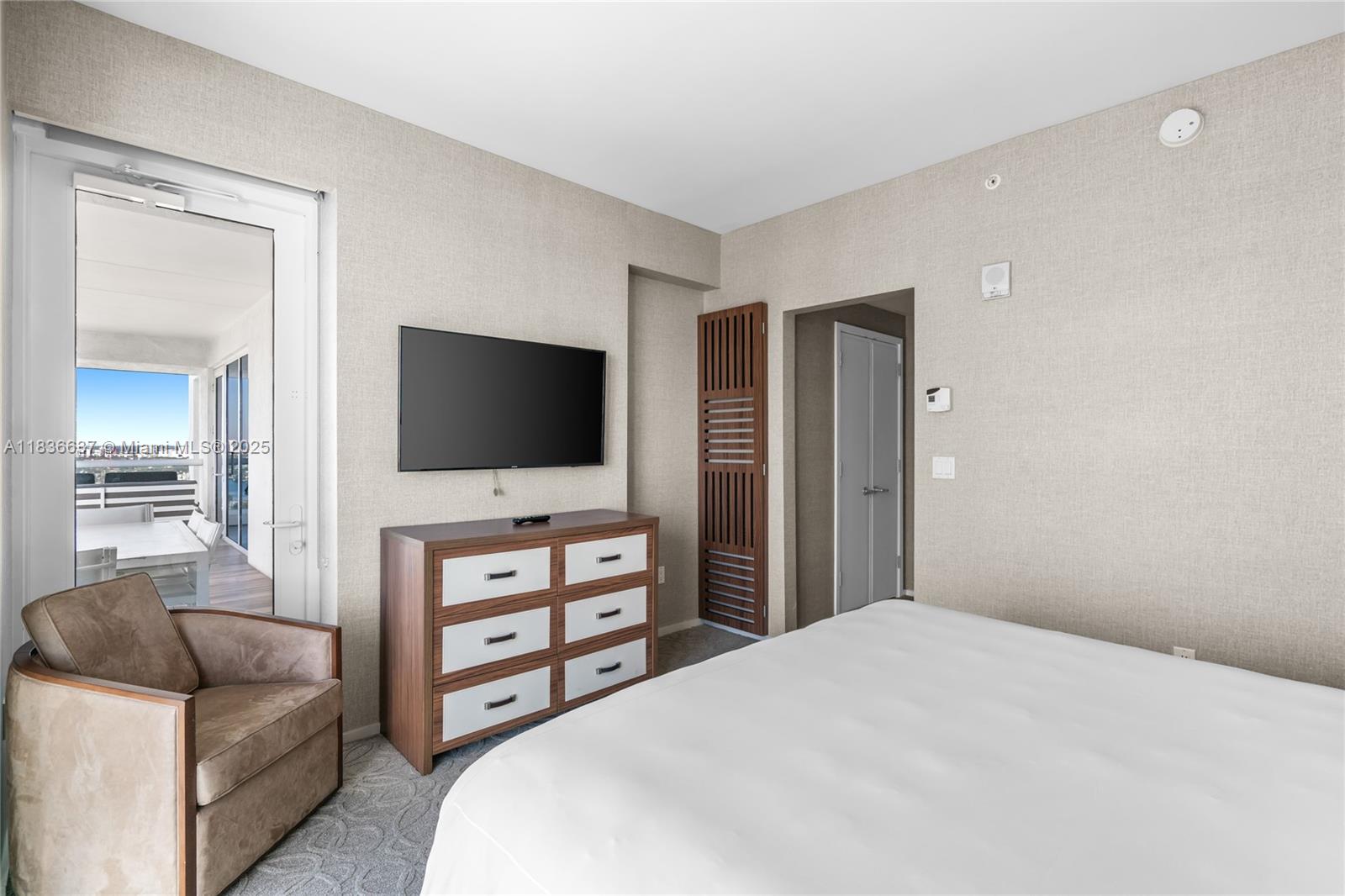 551 FLB CONDOMINIUM RESID - Residential