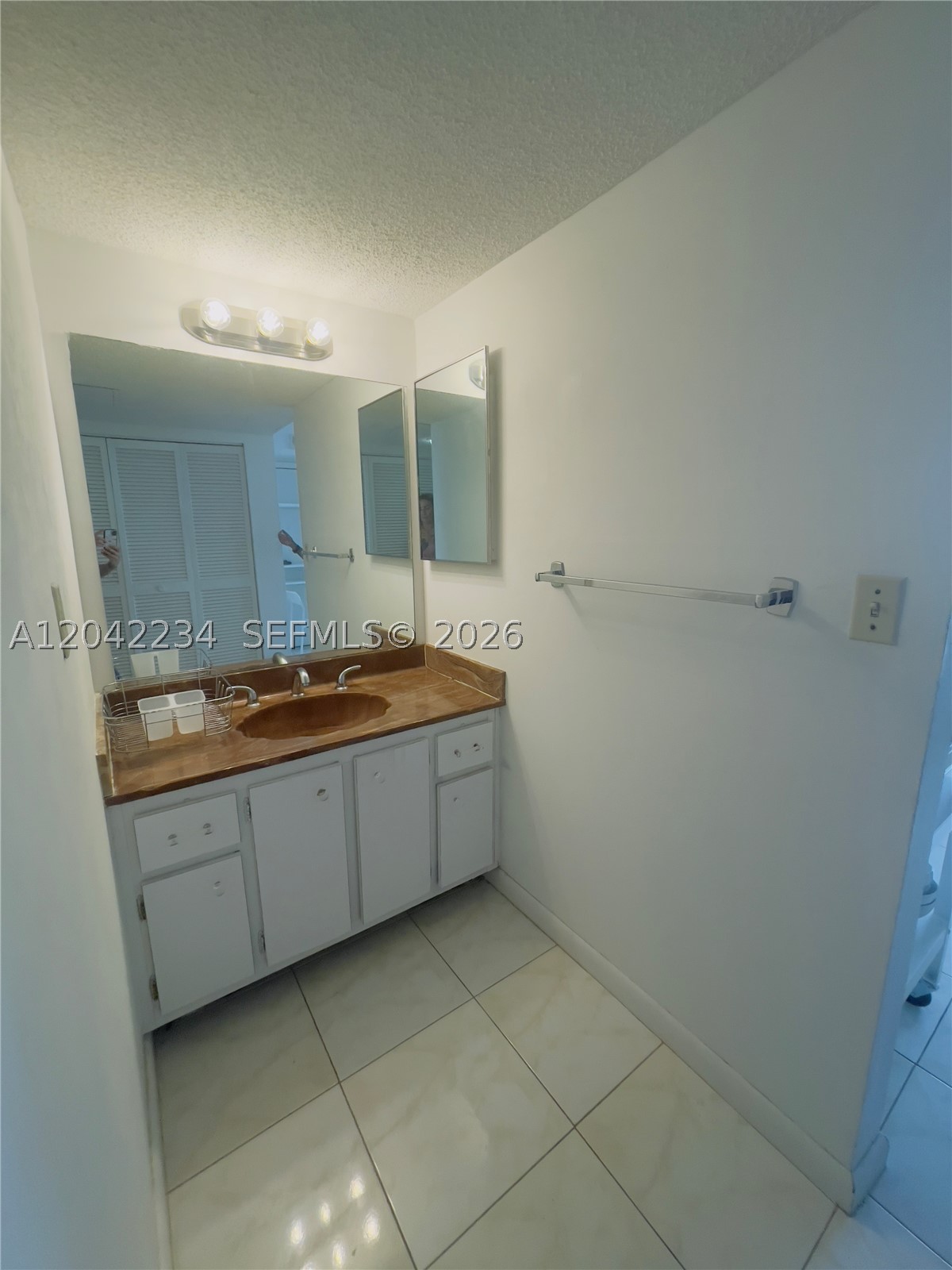JOCKEY CLUB CONDO UNIT II - Residential Lease