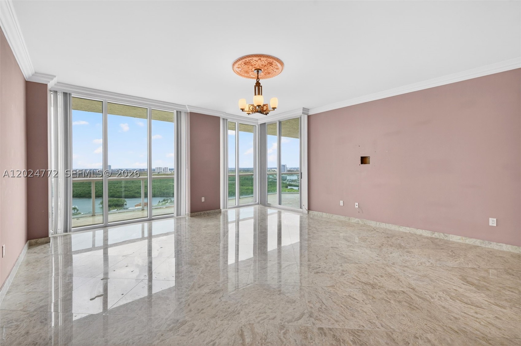 OCEANIA V CONDO - Residential