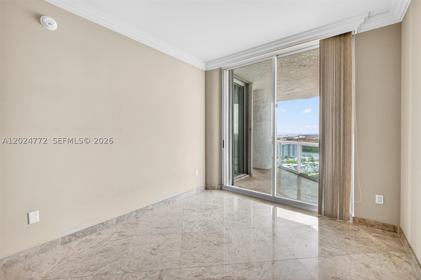 OCEANIA V CONDO - Residential