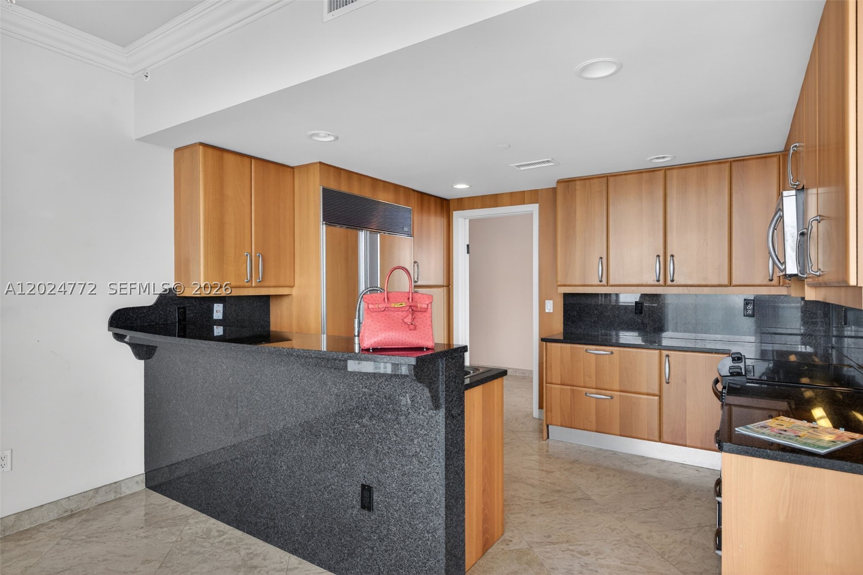 OCEANIA V CONDO - Residential