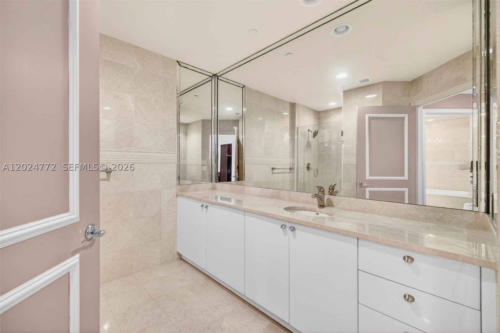 OCEANIA V CONDO - Residential
