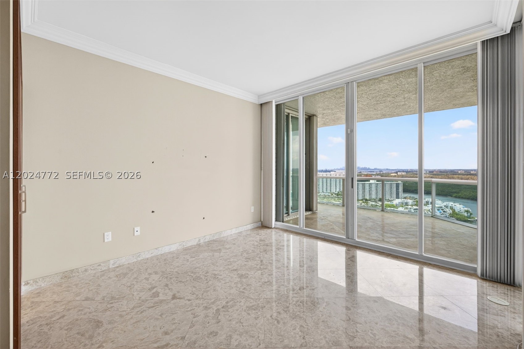 OCEANIA V CONDO - Residential