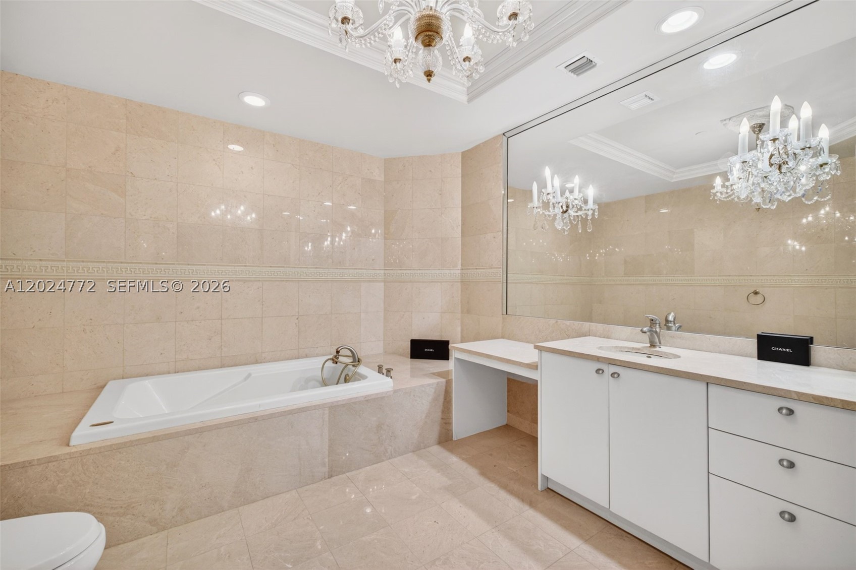 OCEANIA V CONDO - Residential