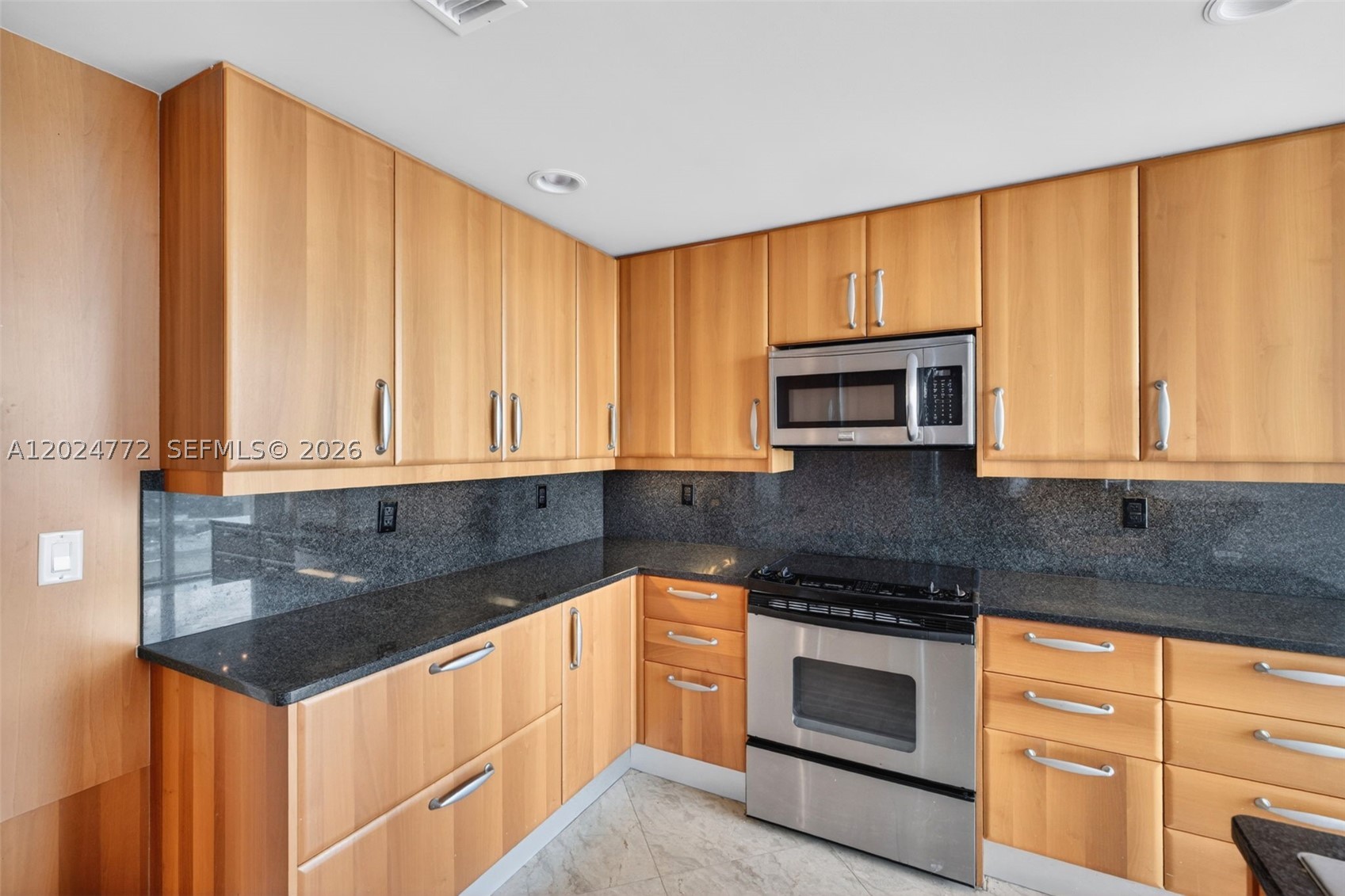 OCEANIA V CONDO - Residential