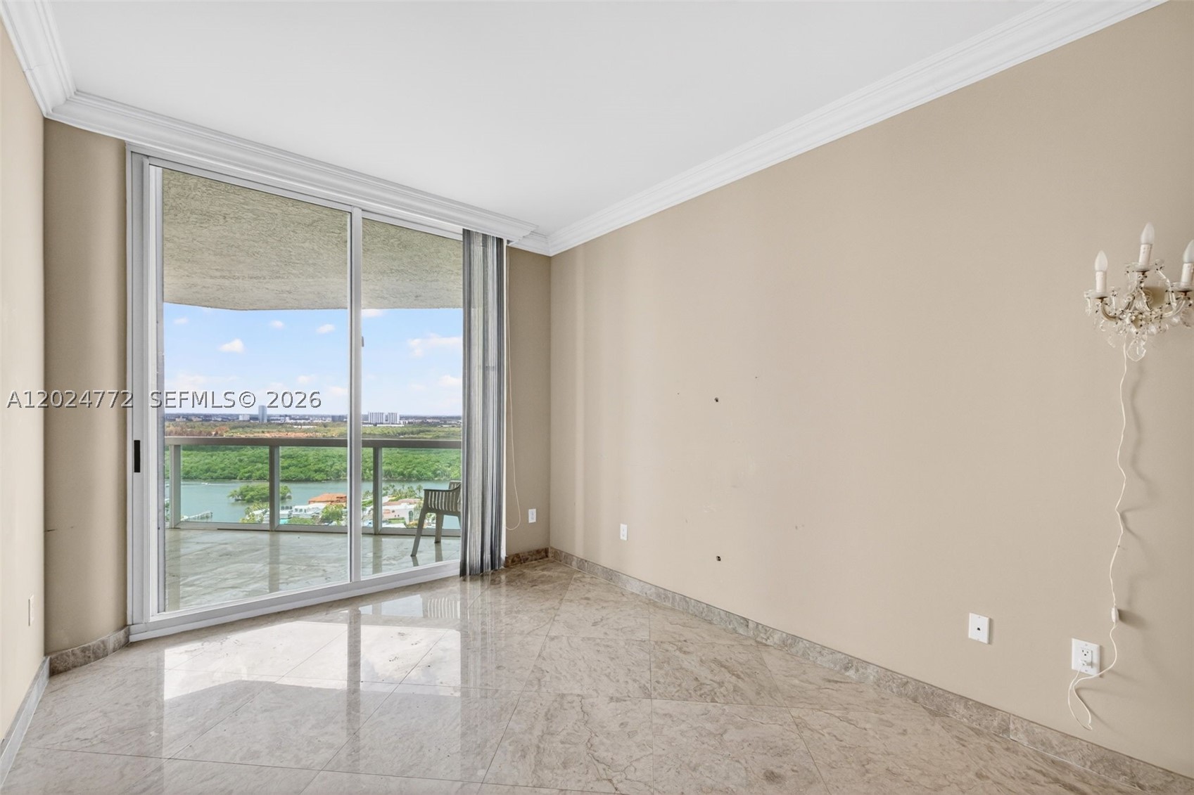 OCEANIA V CONDO - Residential