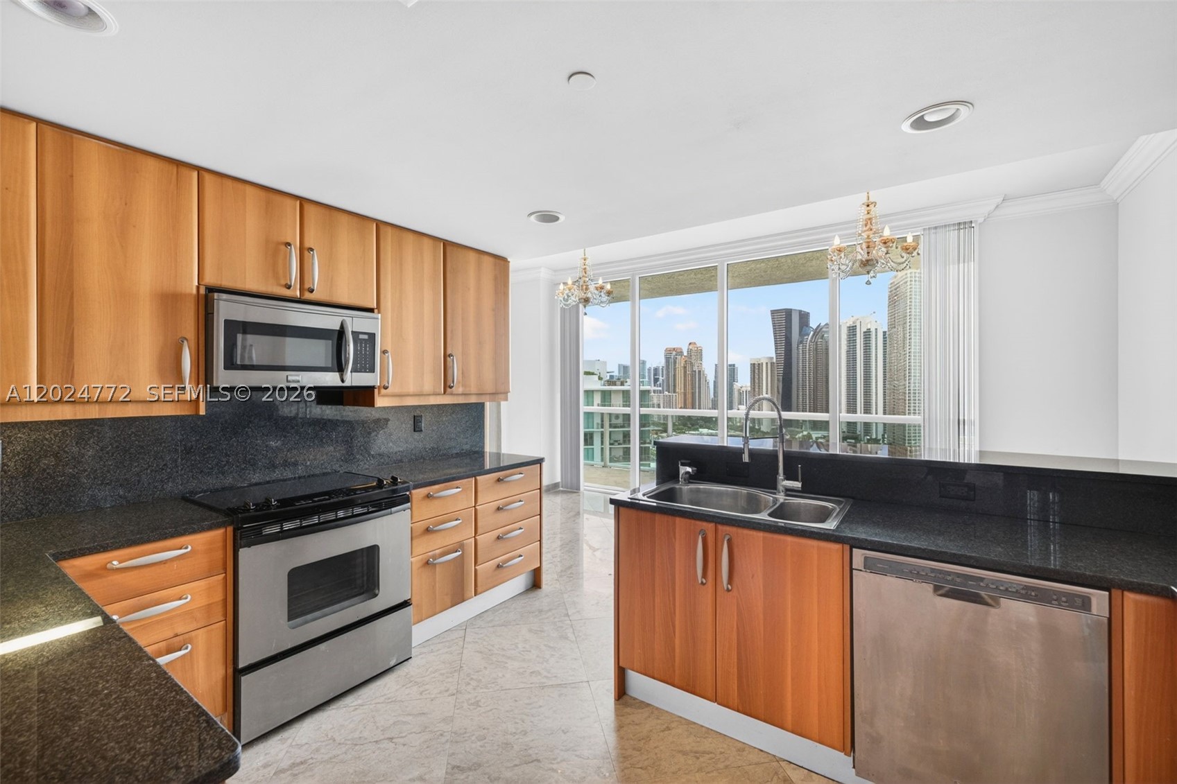 OCEANIA V CONDO - Residential