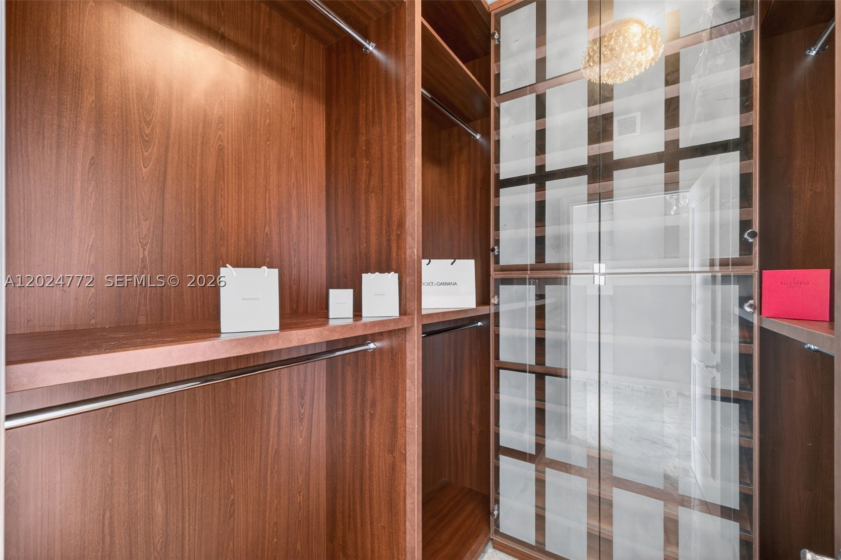 OCEANIA V CONDO - Residential