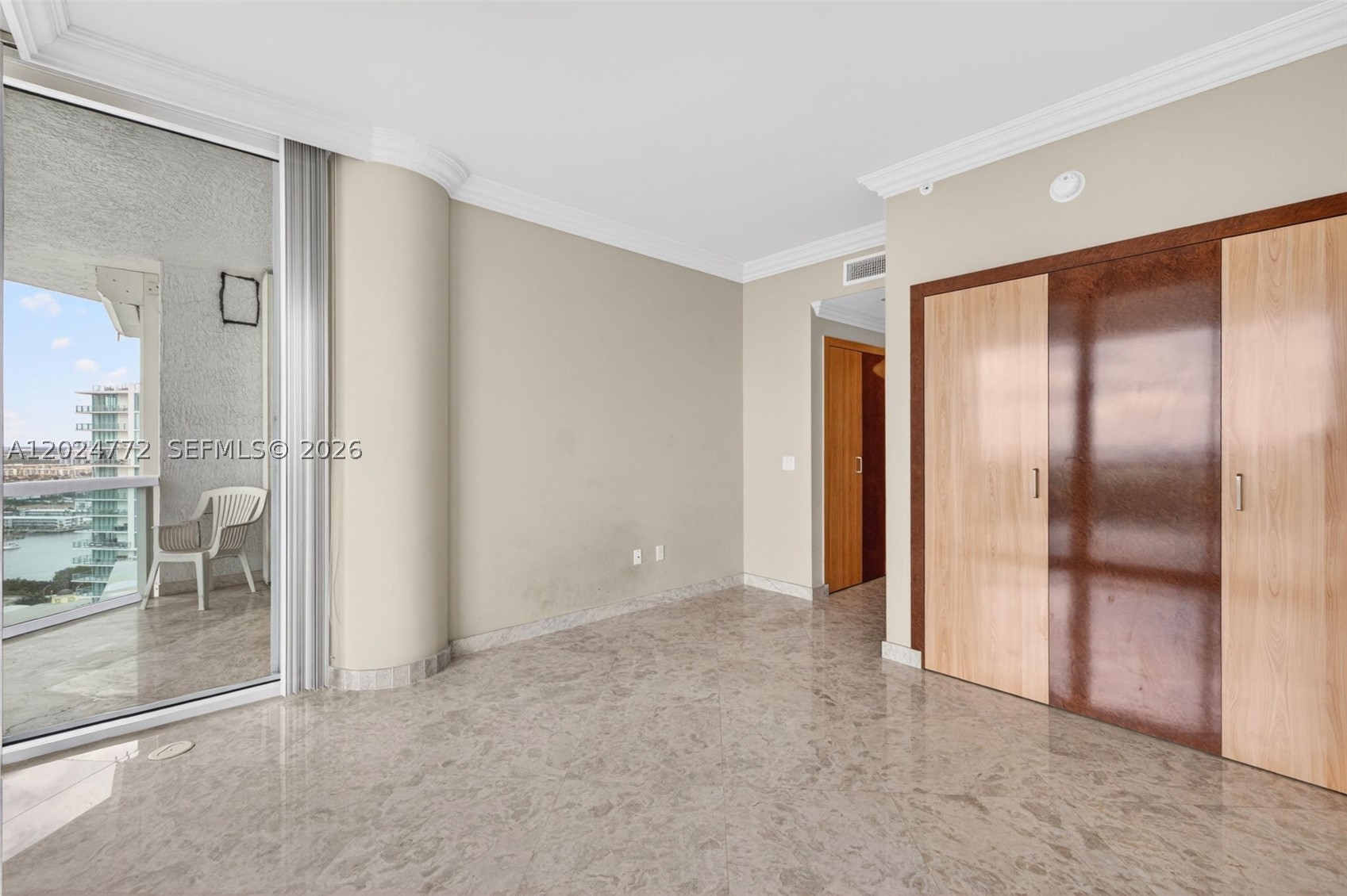 OCEANIA V CONDO - Residential