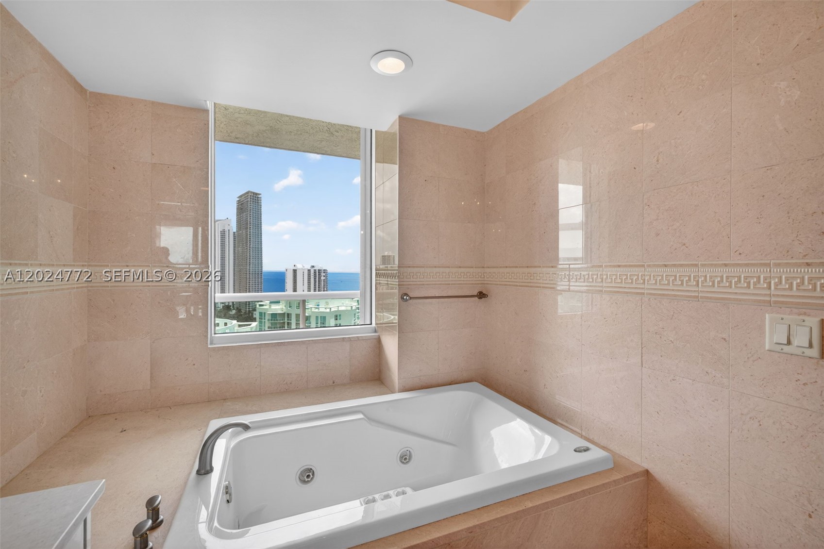 OCEANIA V CONDO - Residential