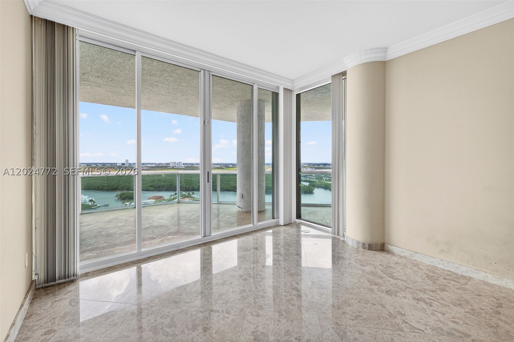 OCEANIA V CONDO - Residential
