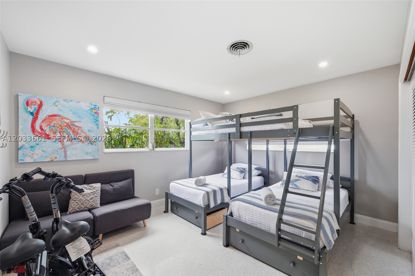 IMPERIAL POINT 2 SEC - Residential