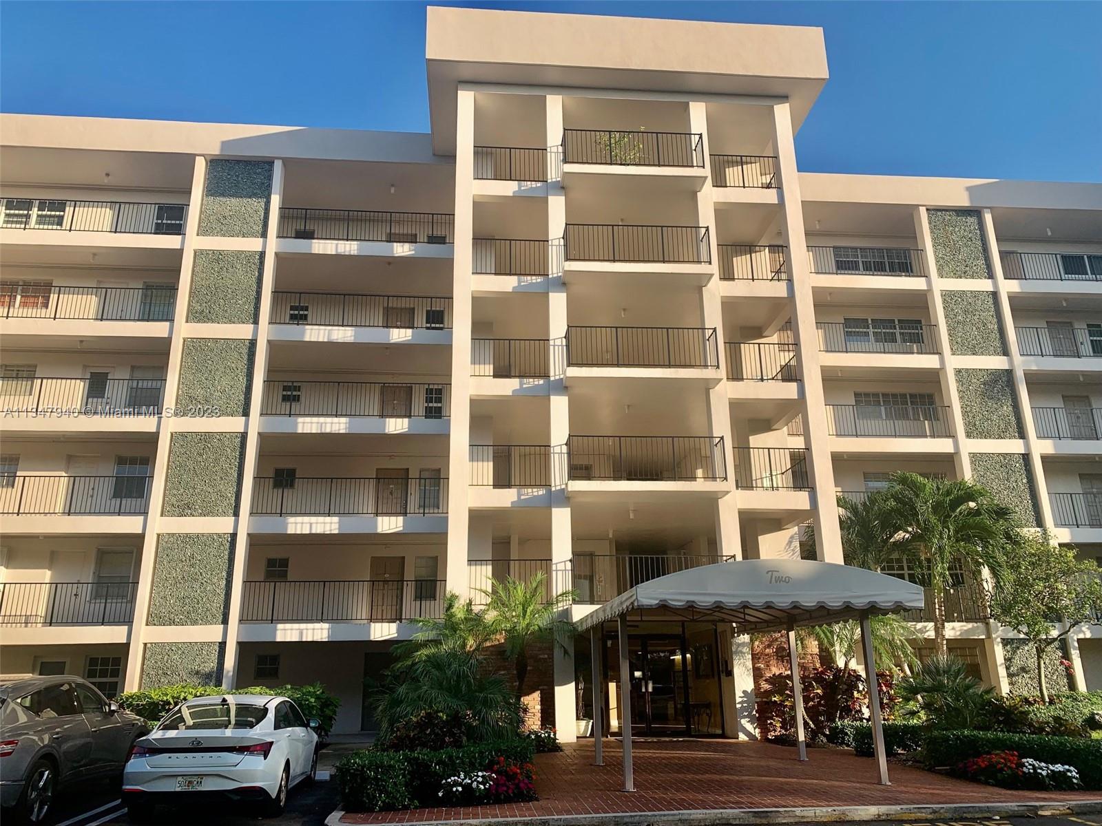 NO 2 PALM-AIRE COUNTRY CL - Residential