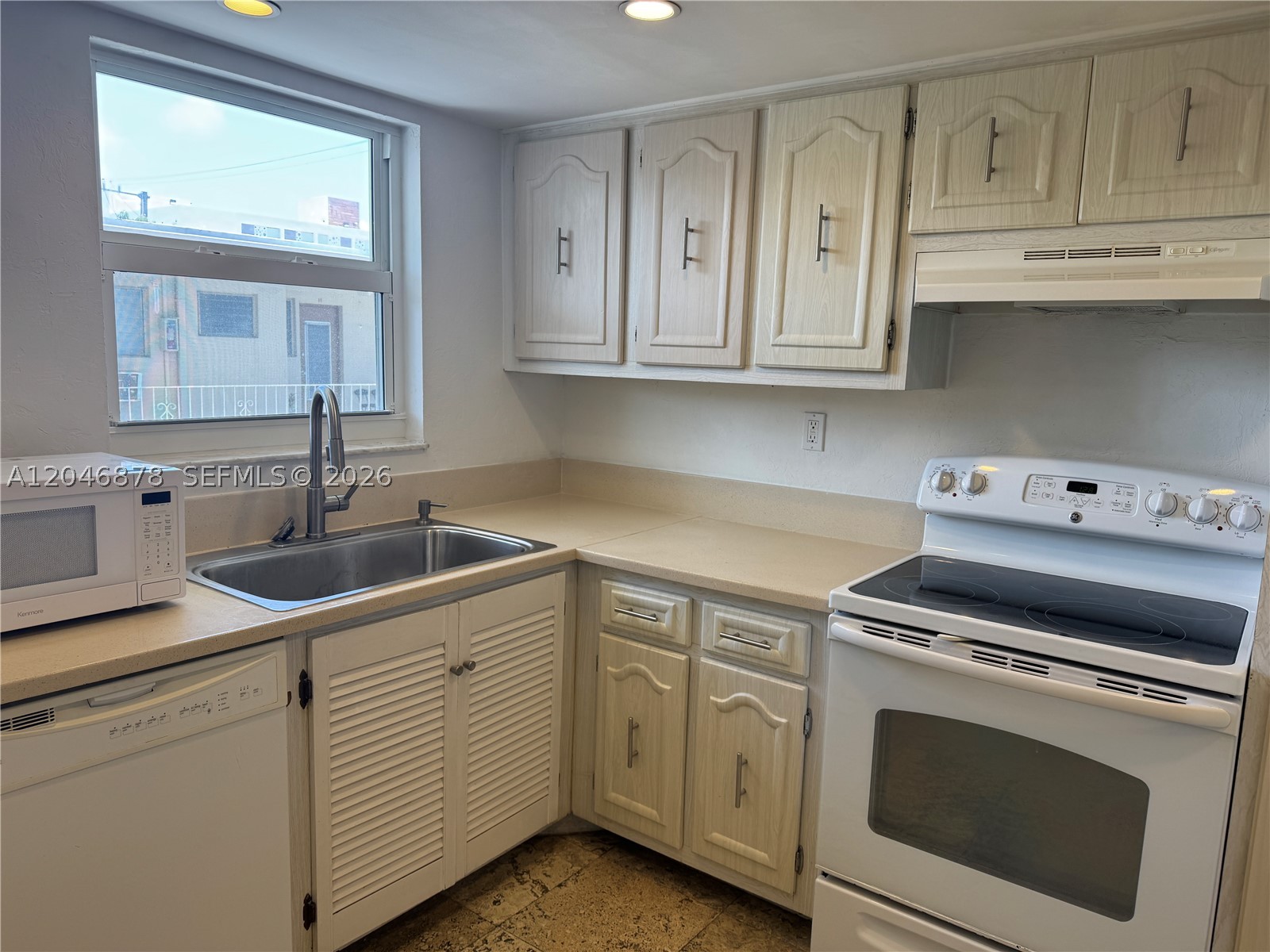 GOLDEN WEST CONDO - Residential