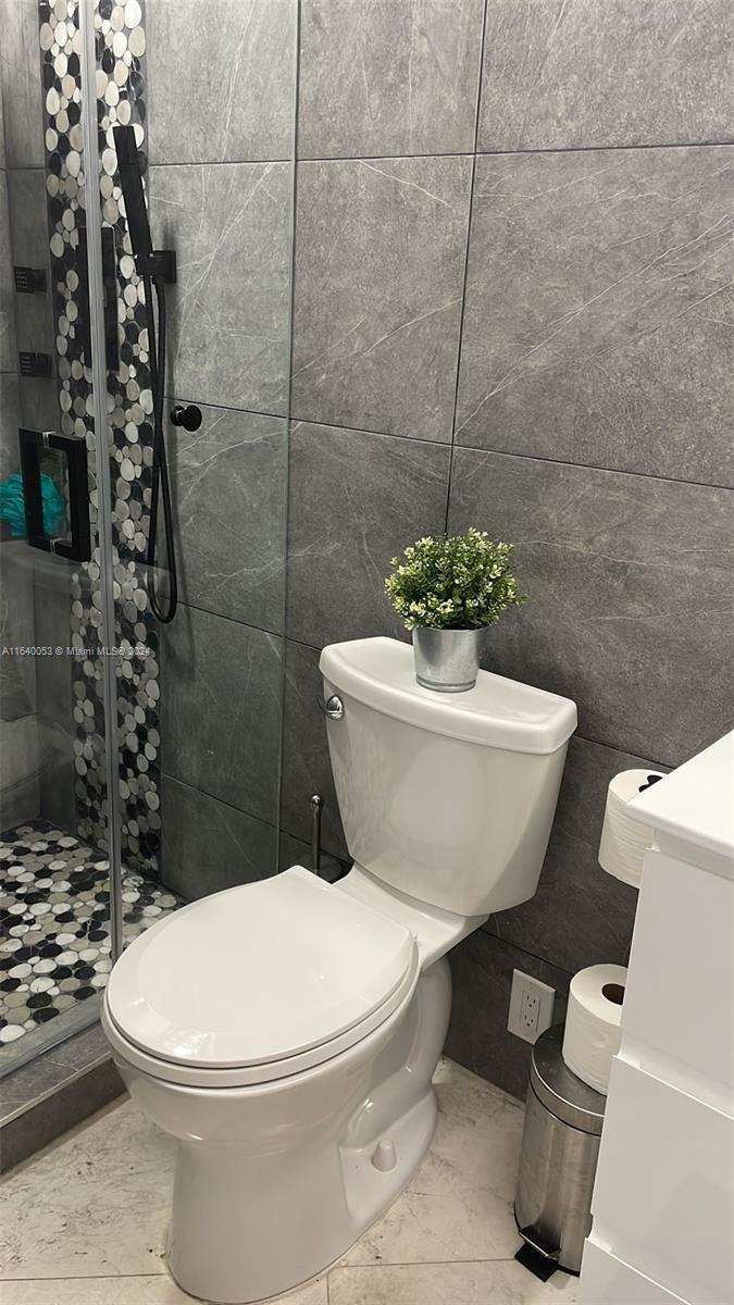 EASTERN SHORES 1ST ADDN - Residential Lease