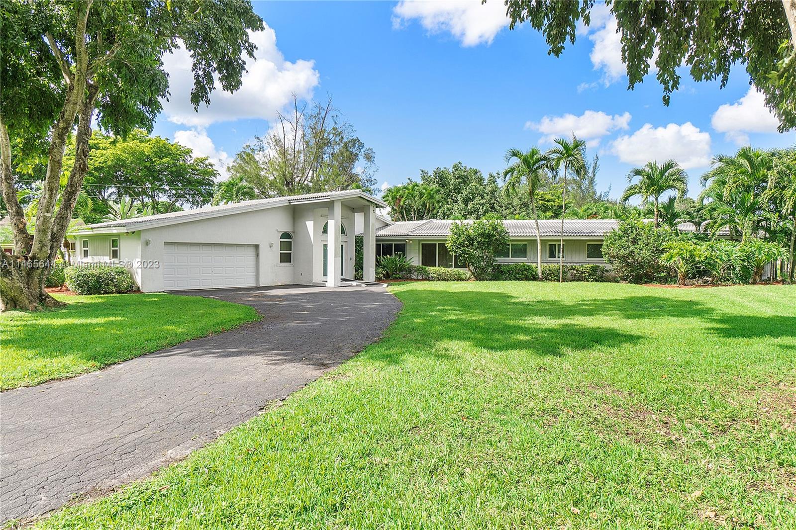 CORAL SPRINGS HILLS - Residential