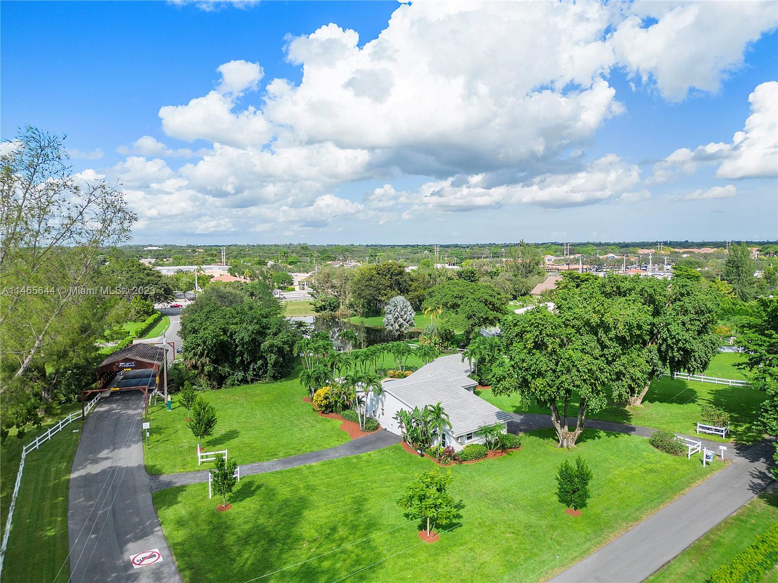 CORAL SPRINGS HILLS - Residential