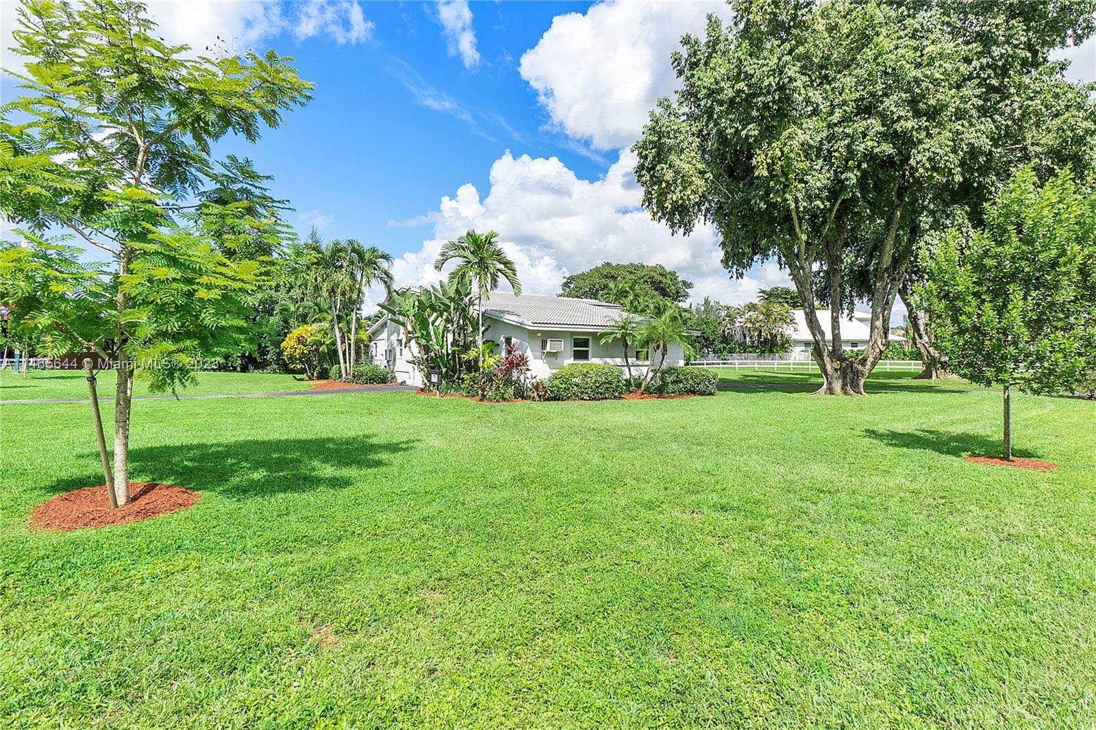 CORAL SPRINGS HILLS - Residential