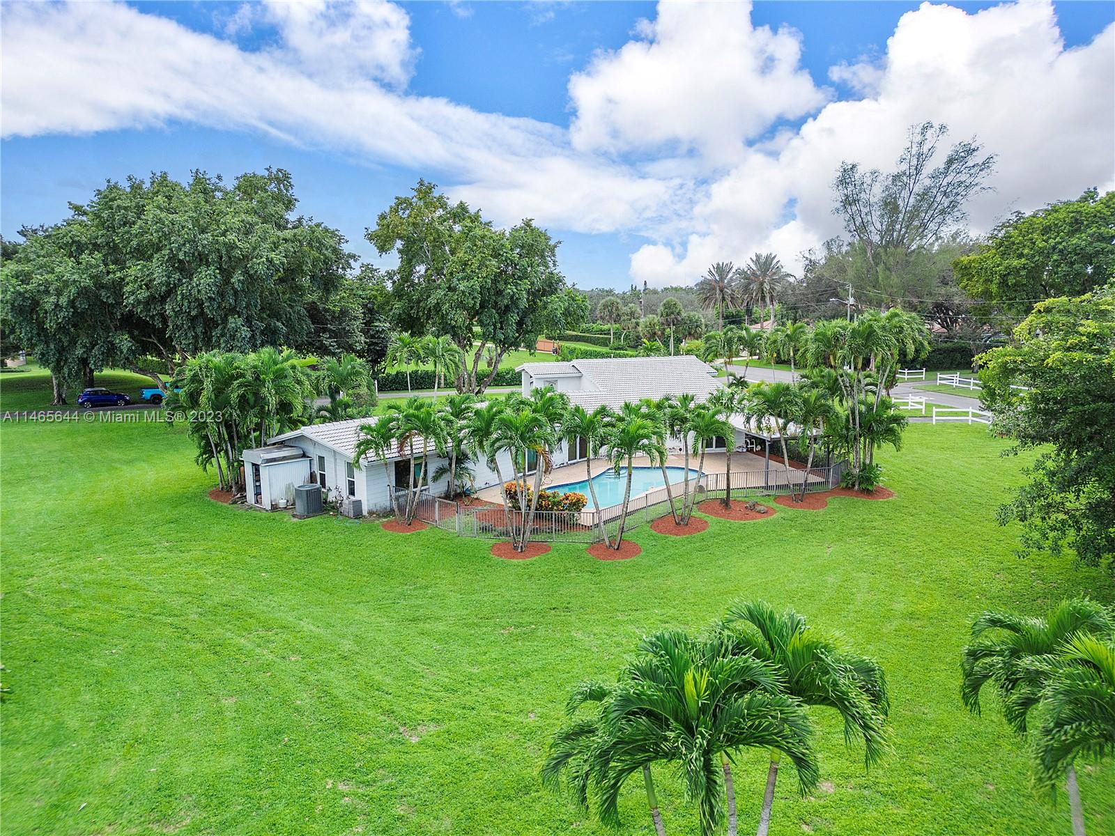 CORAL SPRINGS HILLS - Residential