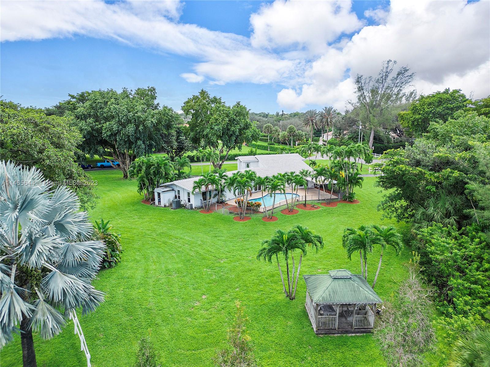 CORAL SPRINGS HILLS - Residential