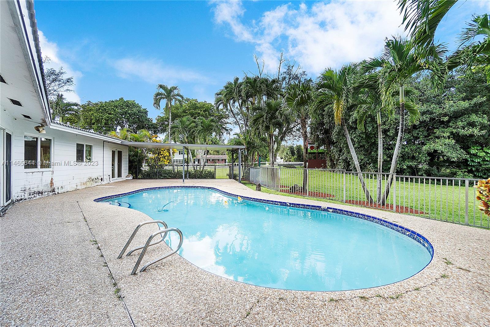 CORAL SPRINGS HILLS - Residential