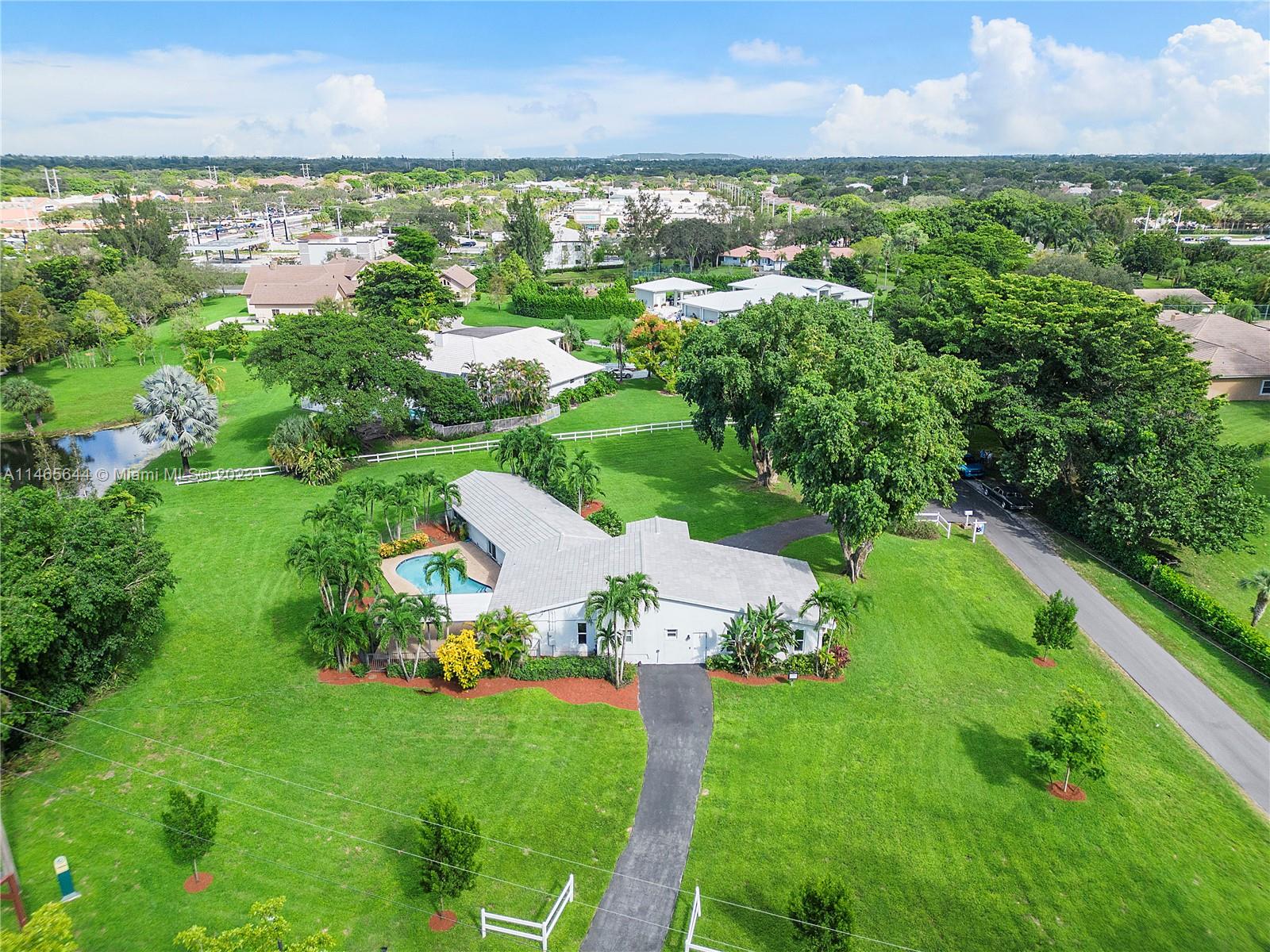CORAL SPRINGS HILLS - Residential