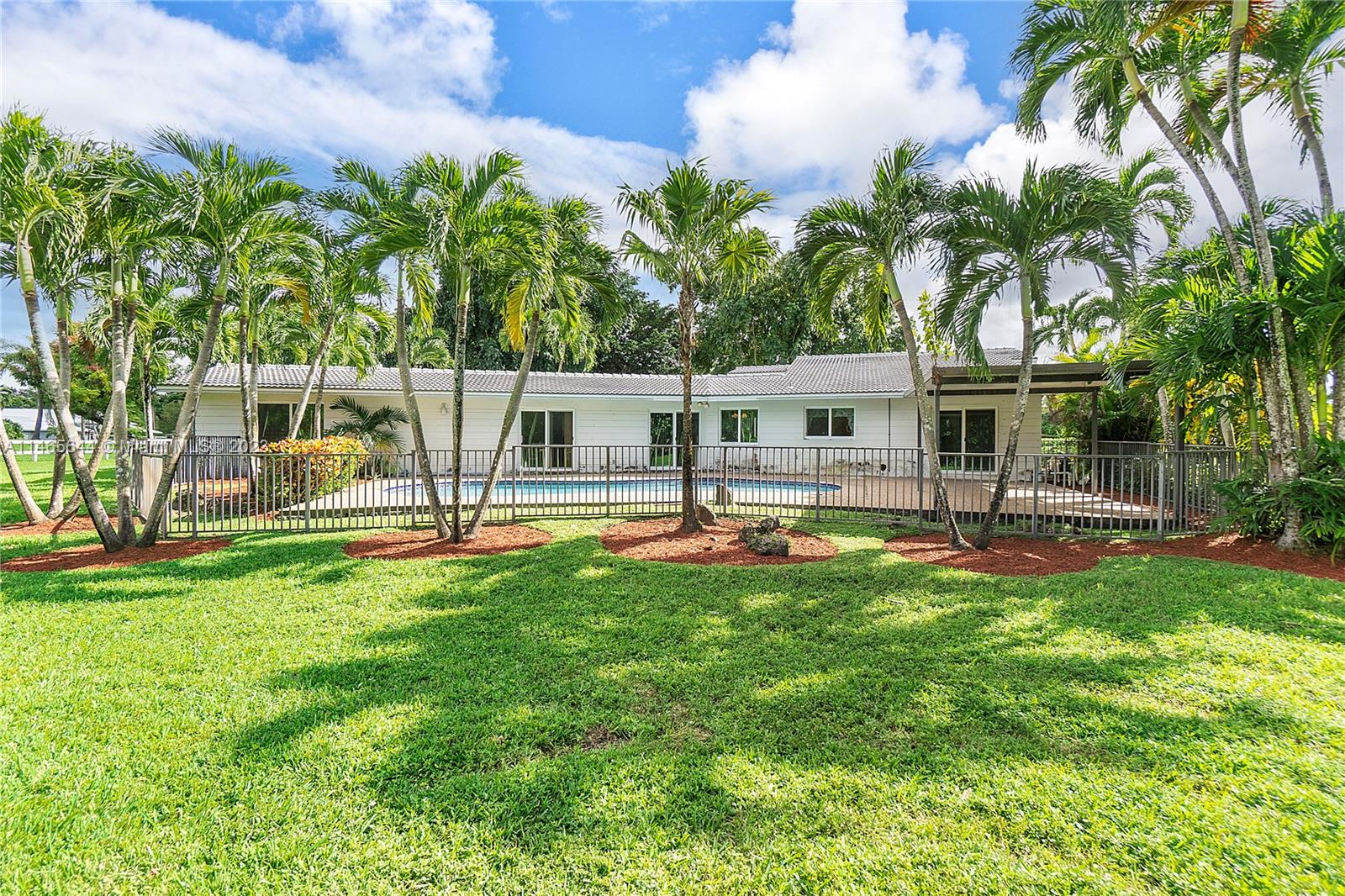 CORAL SPRINGS HILLS - Residential