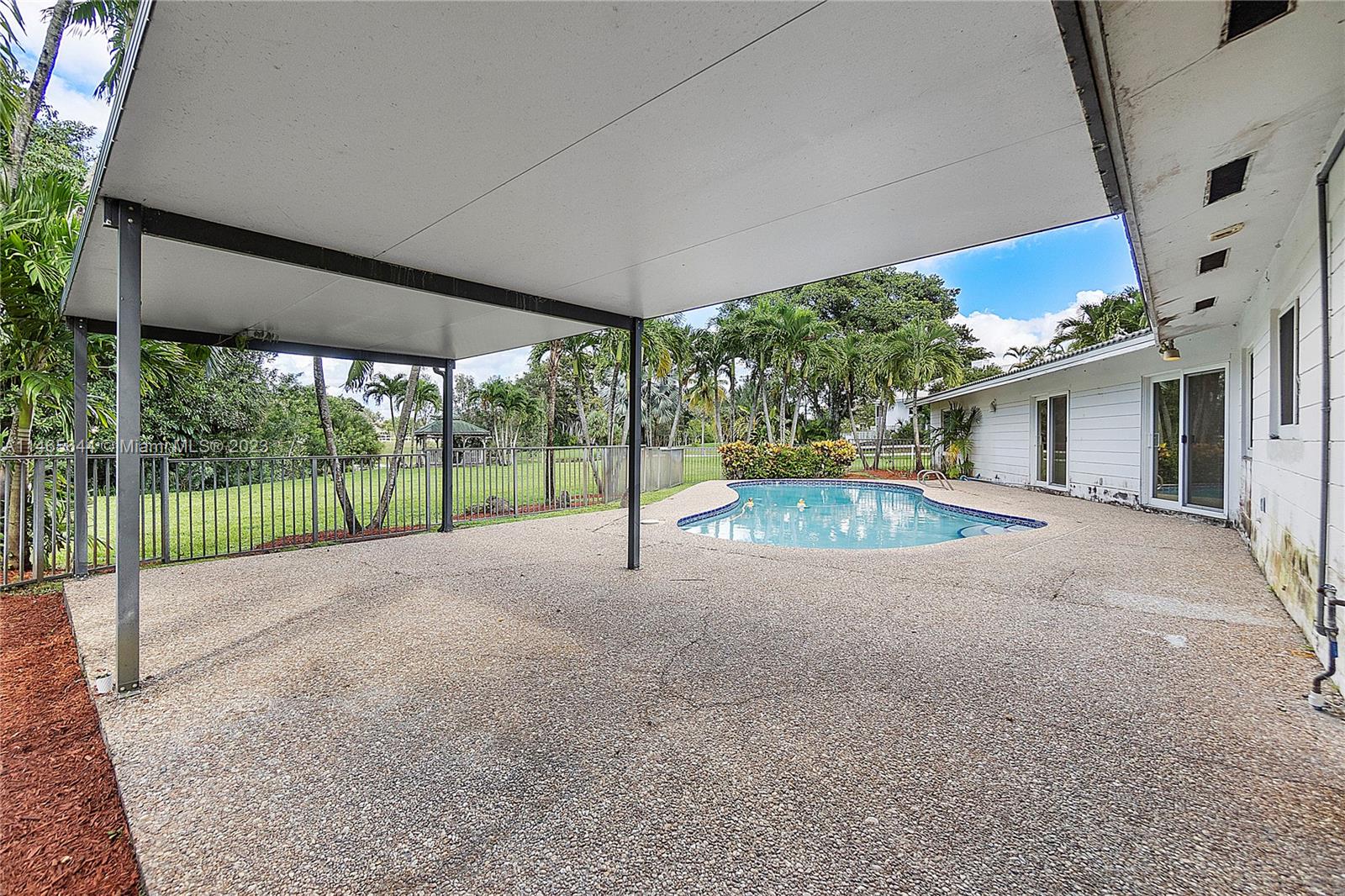 CORAL SPRINGS HILLS - Residential