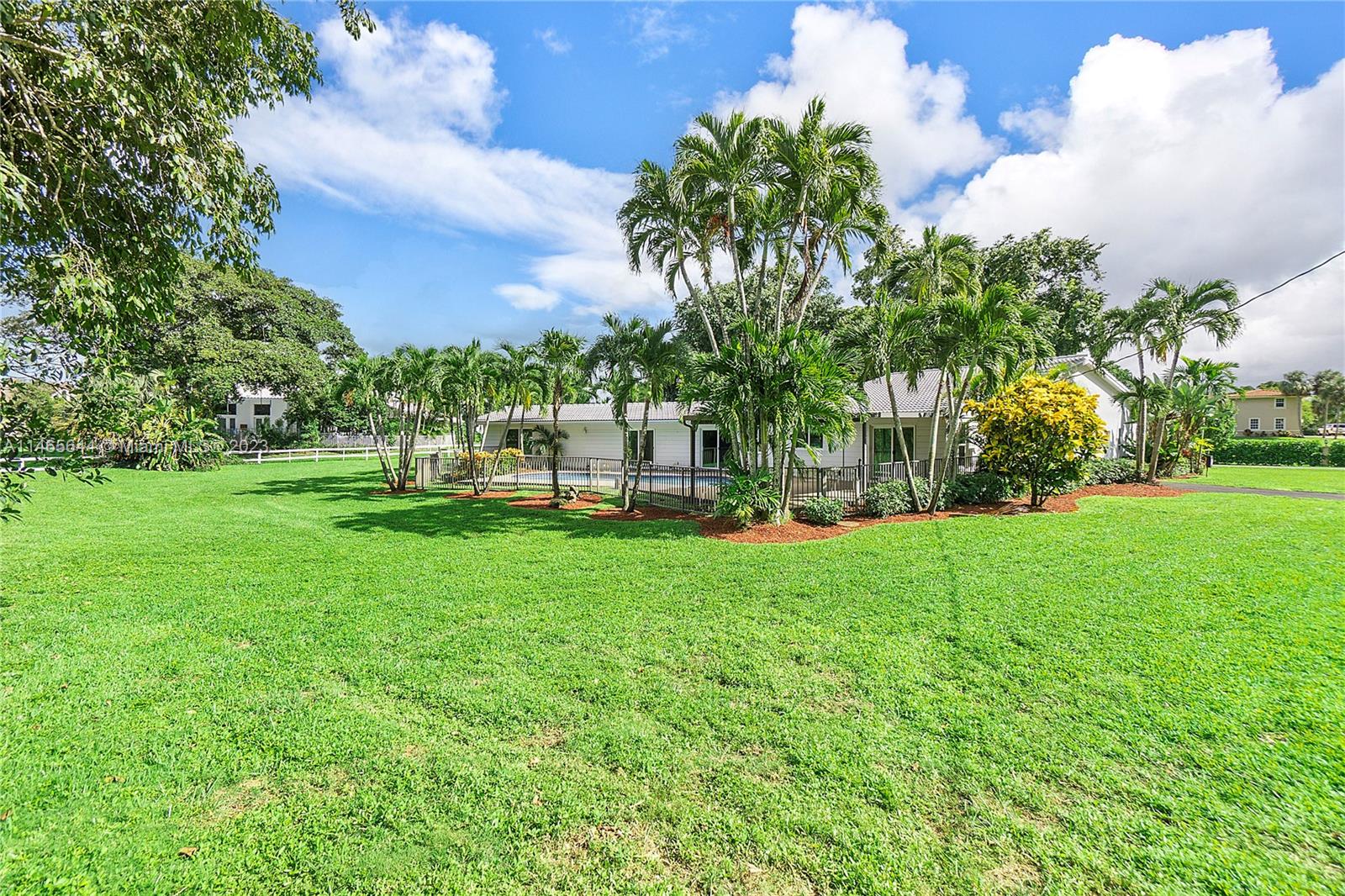 CORAL SPRINGS HILLS - Residential