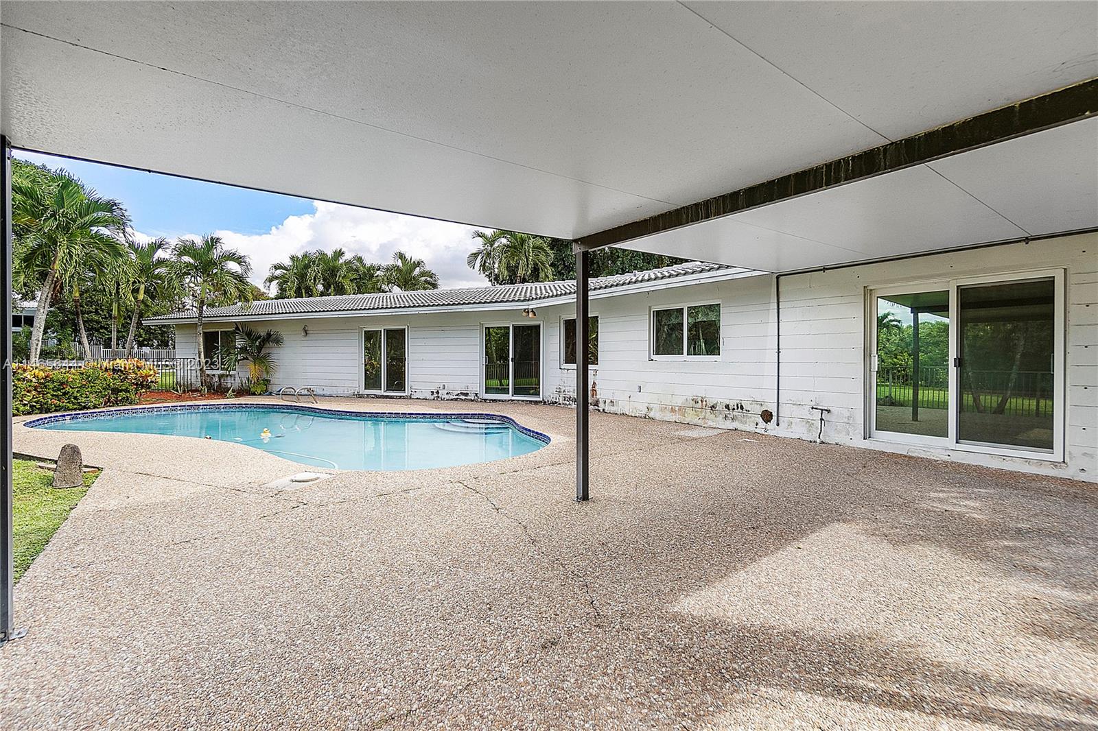 CORAL SPRINGS HILLS - Residential