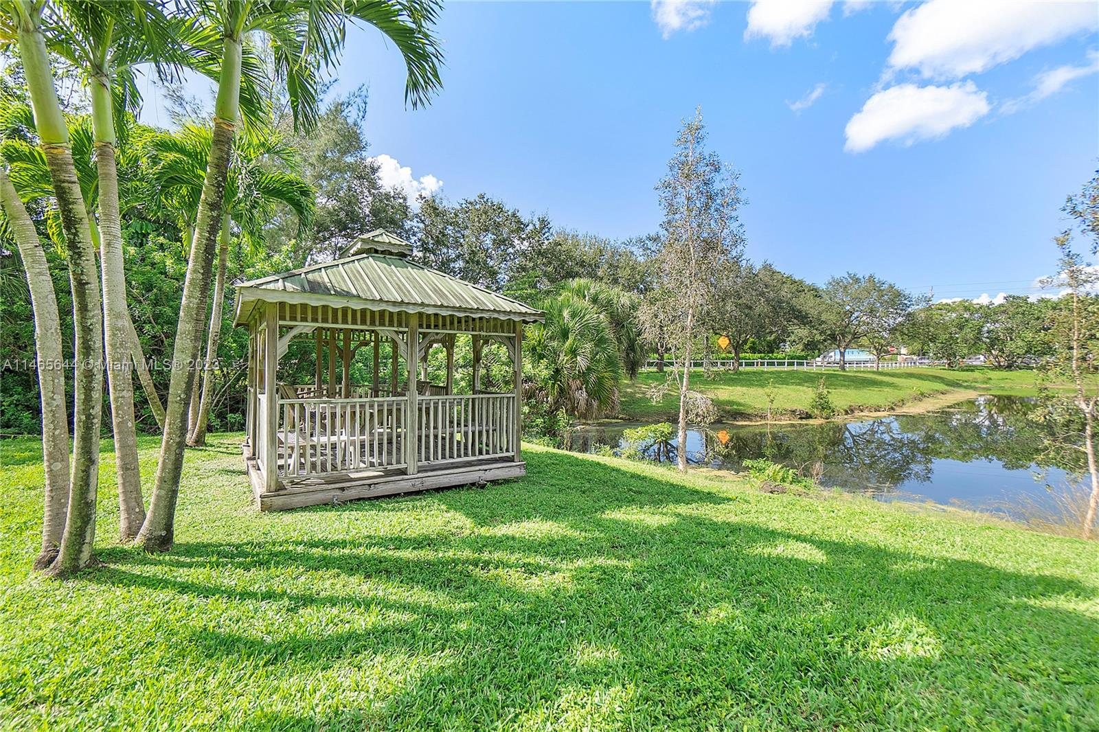CORAL SPRINGS HILLS - Residential