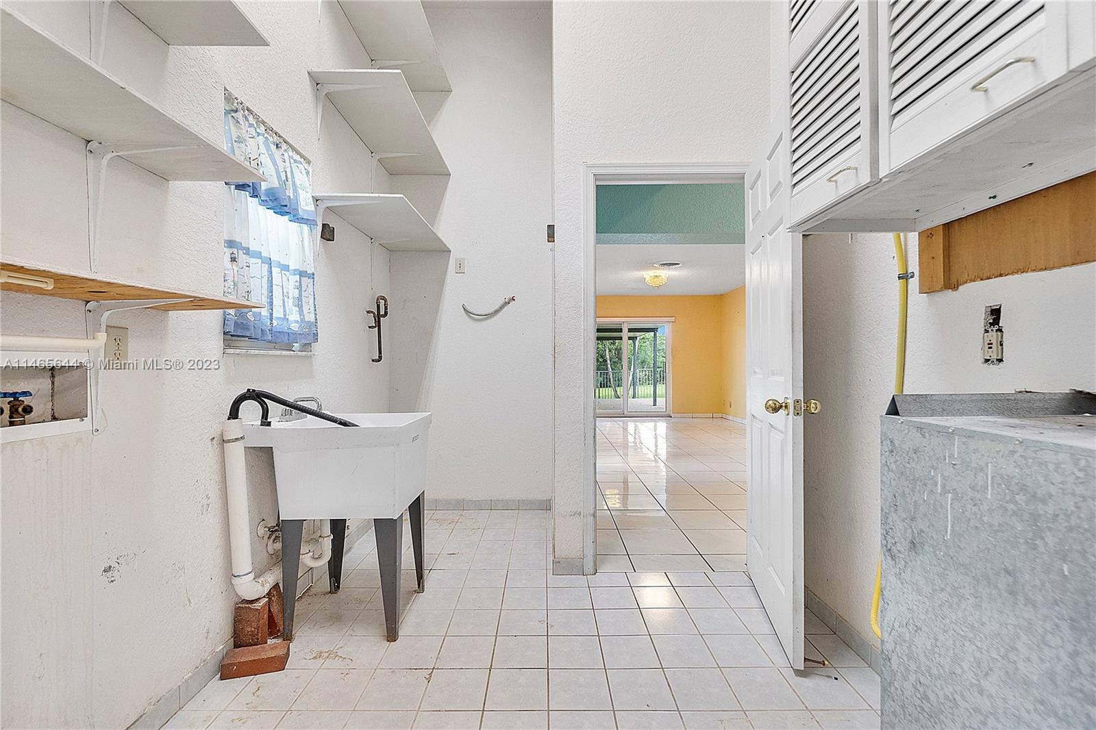 CORAL SPRINGS HILLS - Residential