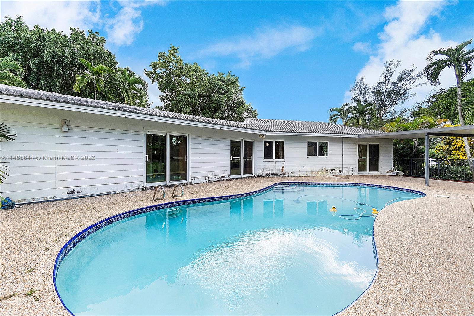 CORAL SPRINGS HILLS - Residential