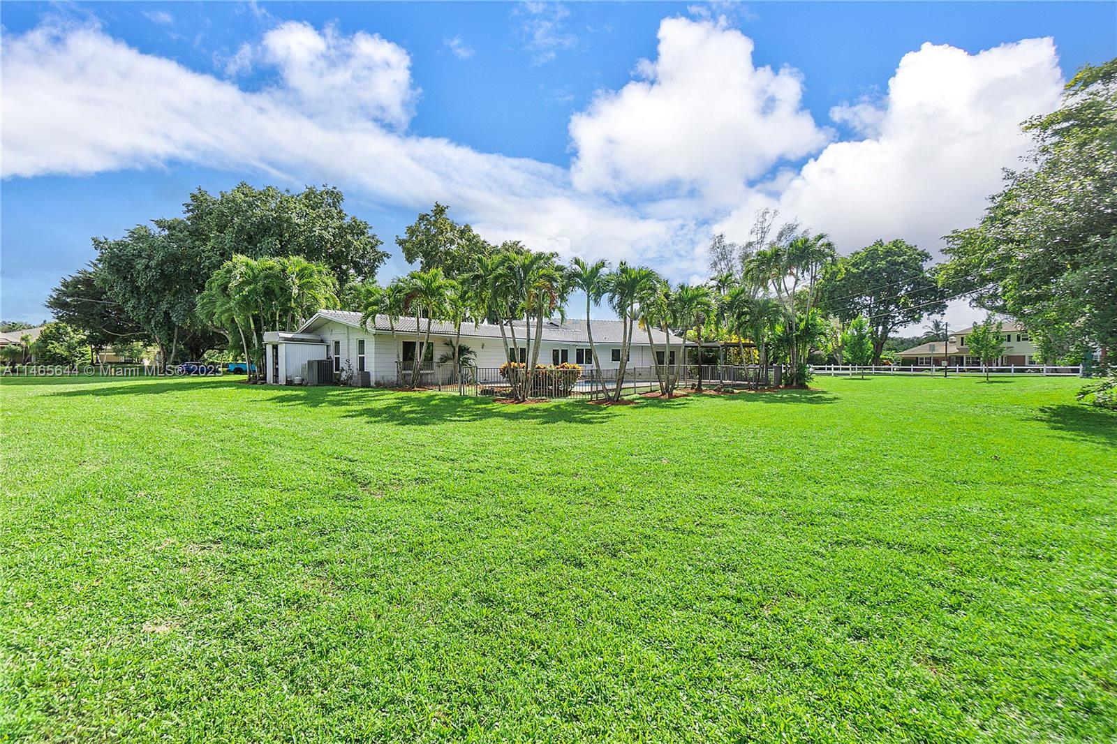 CORAL SPRINGS HILLS - Residential