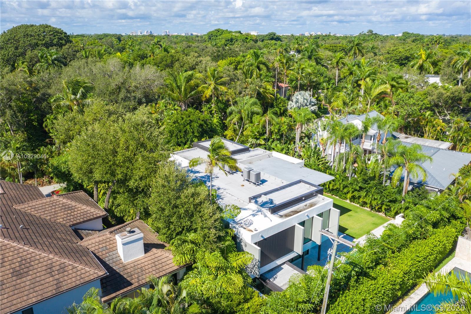 THE MOORINGS - Residential