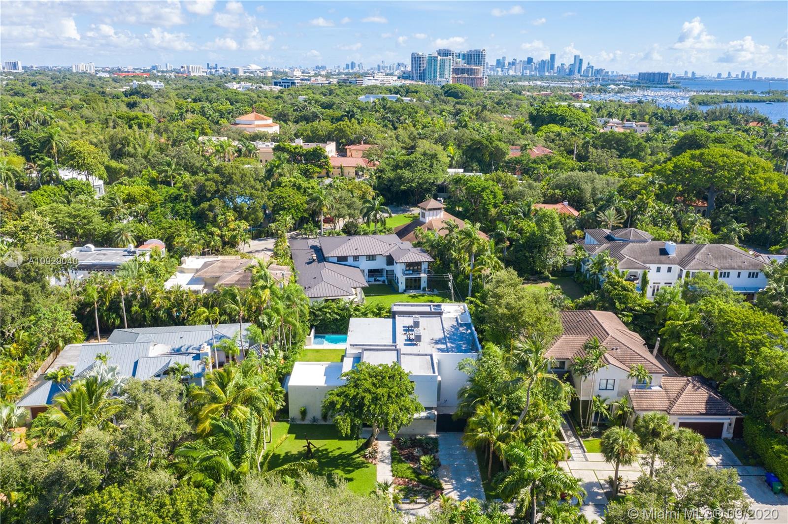 THE MOORINGS - Residential