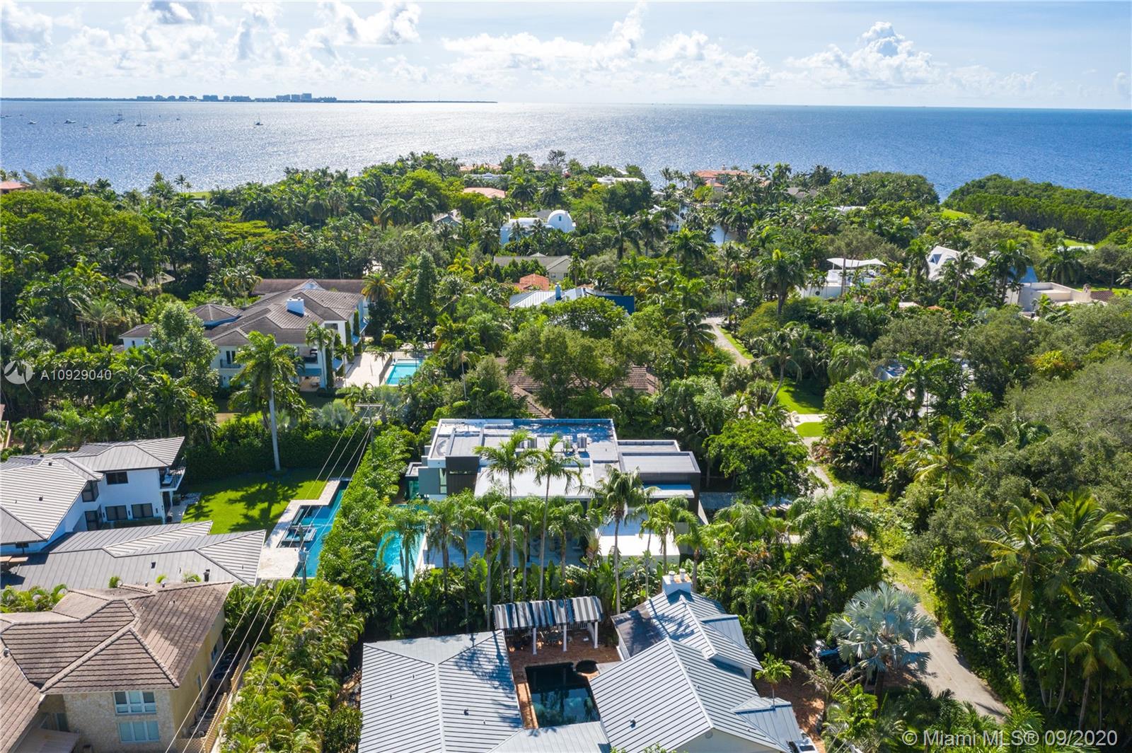 THE MOORINGS - Residential