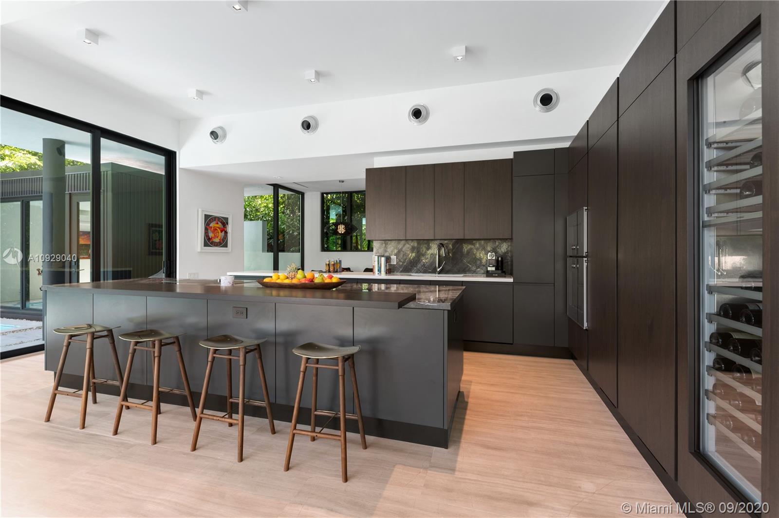 THE MOORINGS - Residential