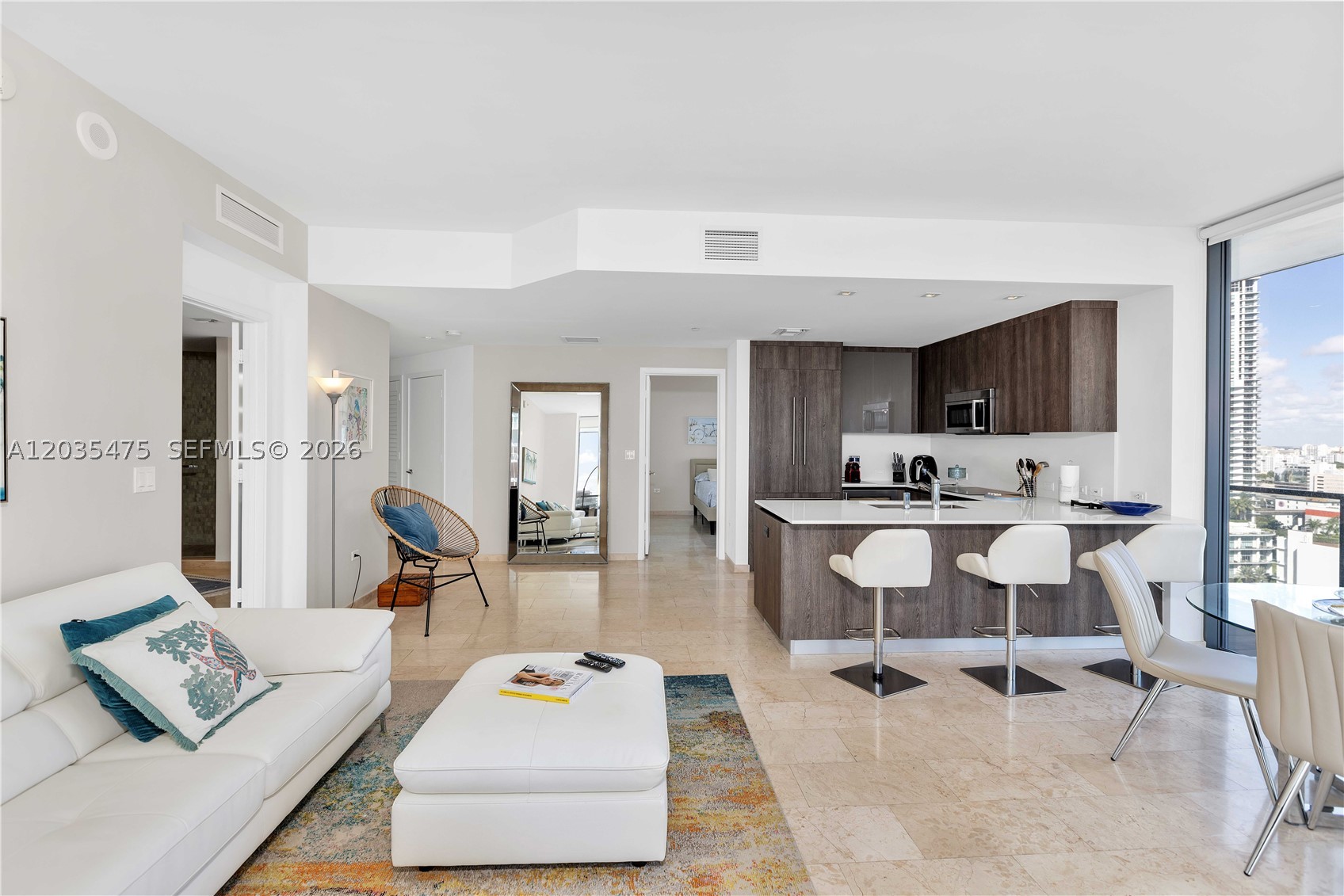 REACH CONDO - Residential
