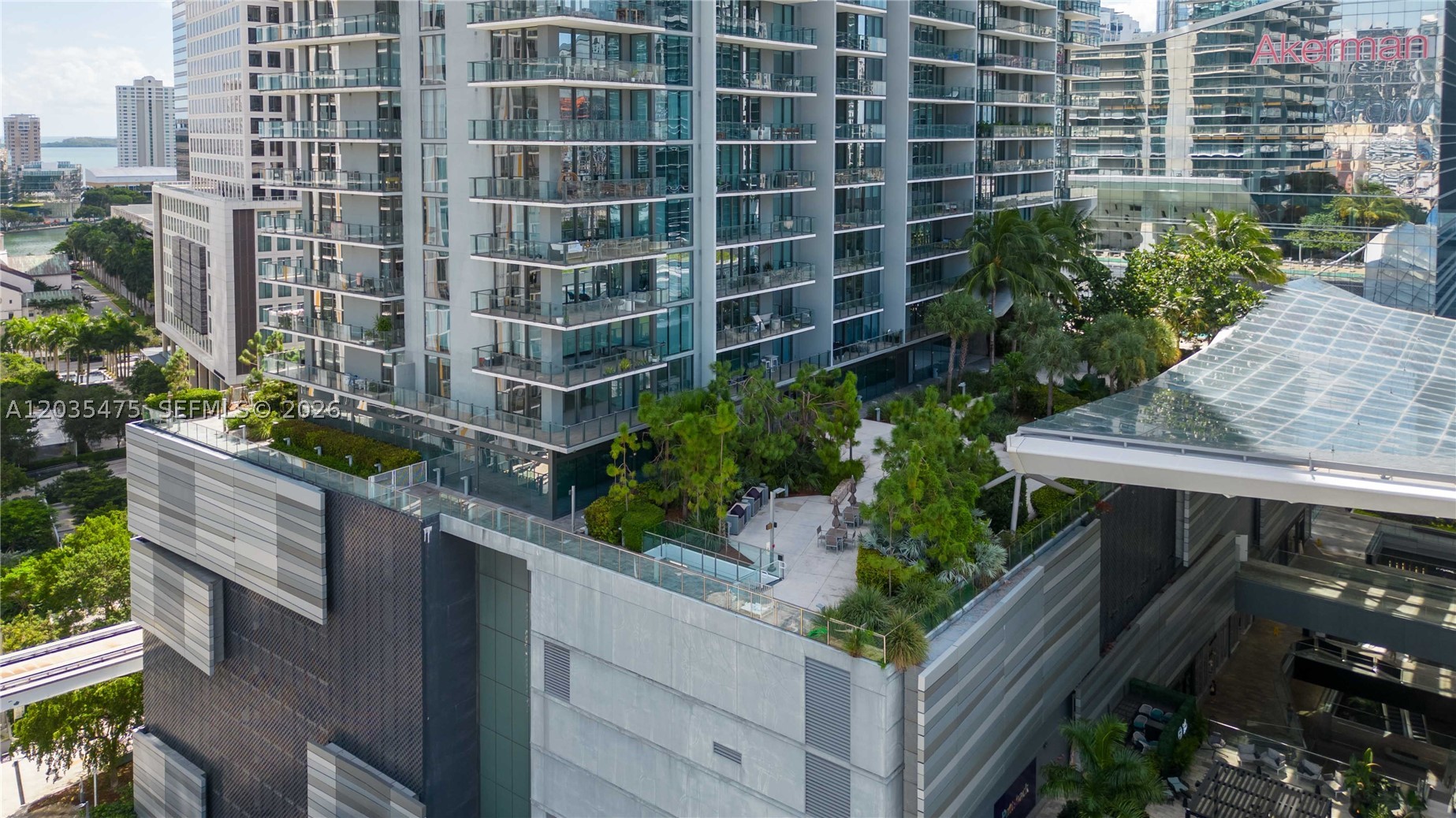 REACH CONDO - Residential