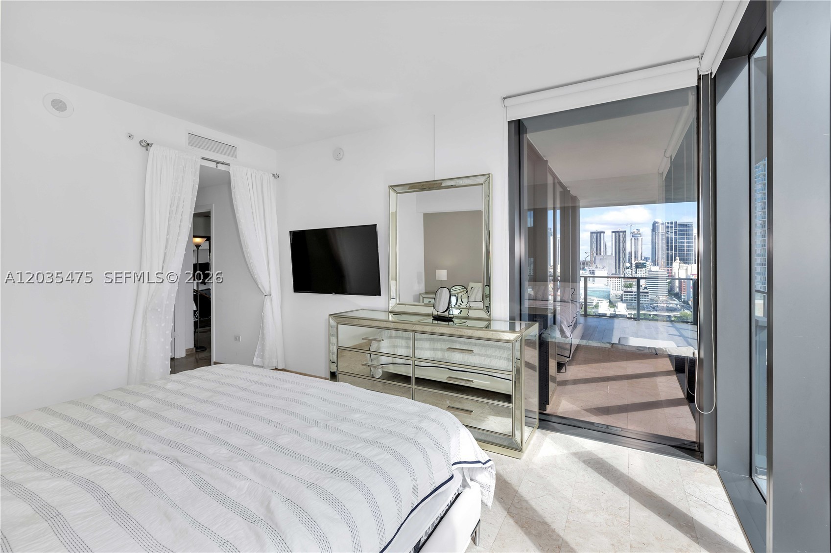 REACH CONDO - Residential