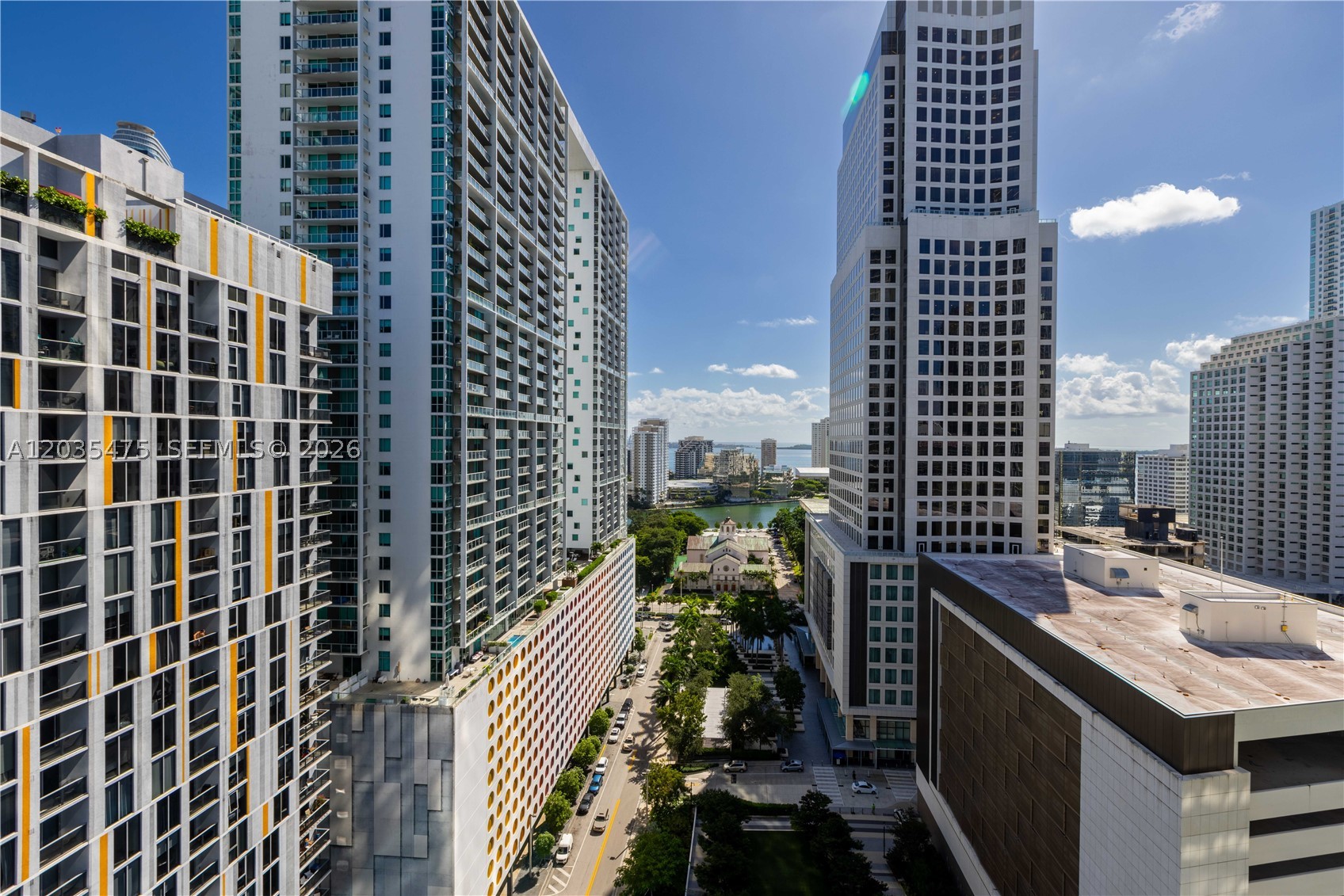 REACH CONDO - Residential