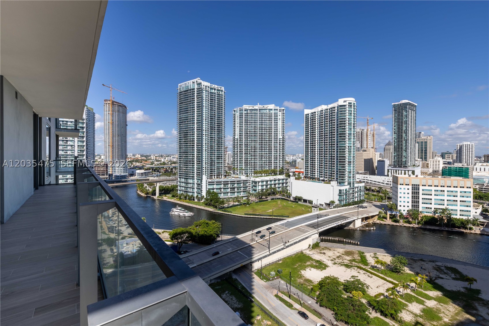 REACH CONDO - Residential