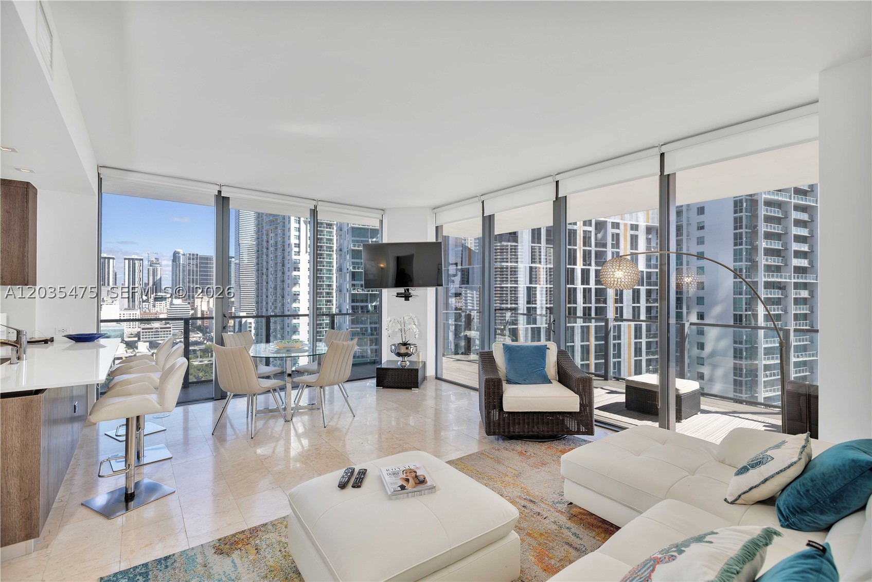 REACH CONDO - Residential